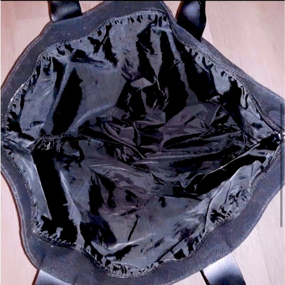 NWT Victoria's Secret Black & Silver
Large Sequined Limited Edition Tote - Picture 4 of 6